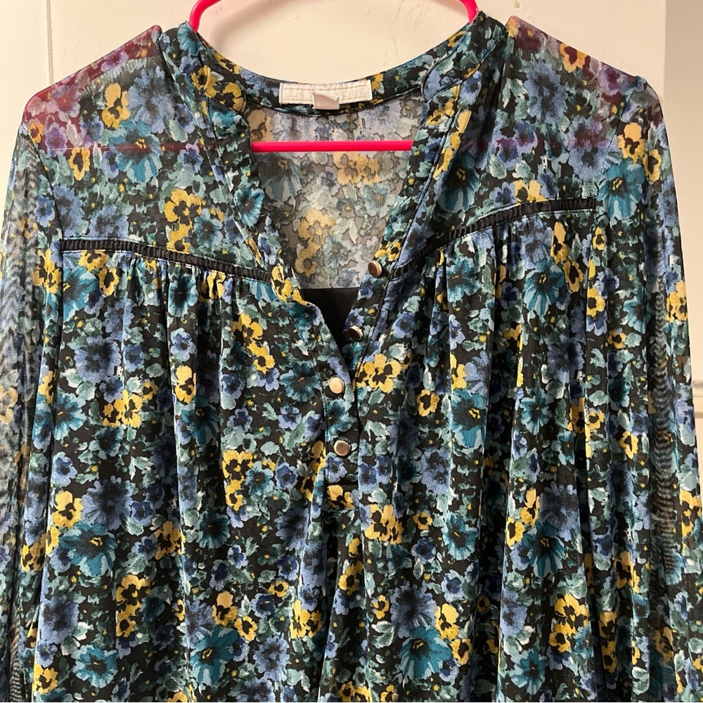 Juniper & Lime ladies multicolor long sleeve blouse, size petite medium (pm)
